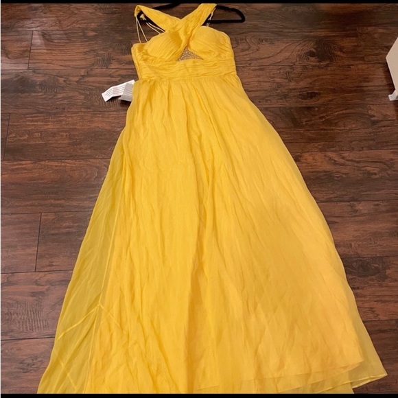 Yellow Aidan Mattox Chiffon Gown, size 10 - Picture 3 of 7